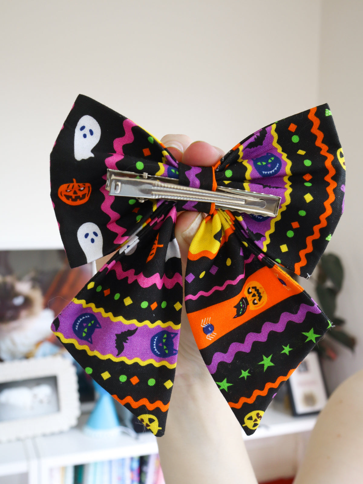 Scary Squiggles Hair Bow